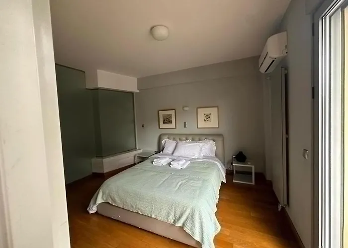 Spacious Stylish Flat At Acropolis Area!
